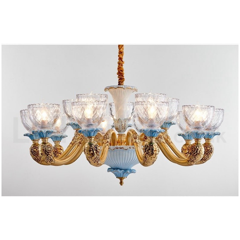 Lampadario a sospensione vintage in ottone e ceramica con paralumi in vetro