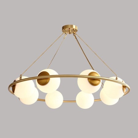 Lampadario rotondo rustico in ottone con paralumi bianchi e LED integrato