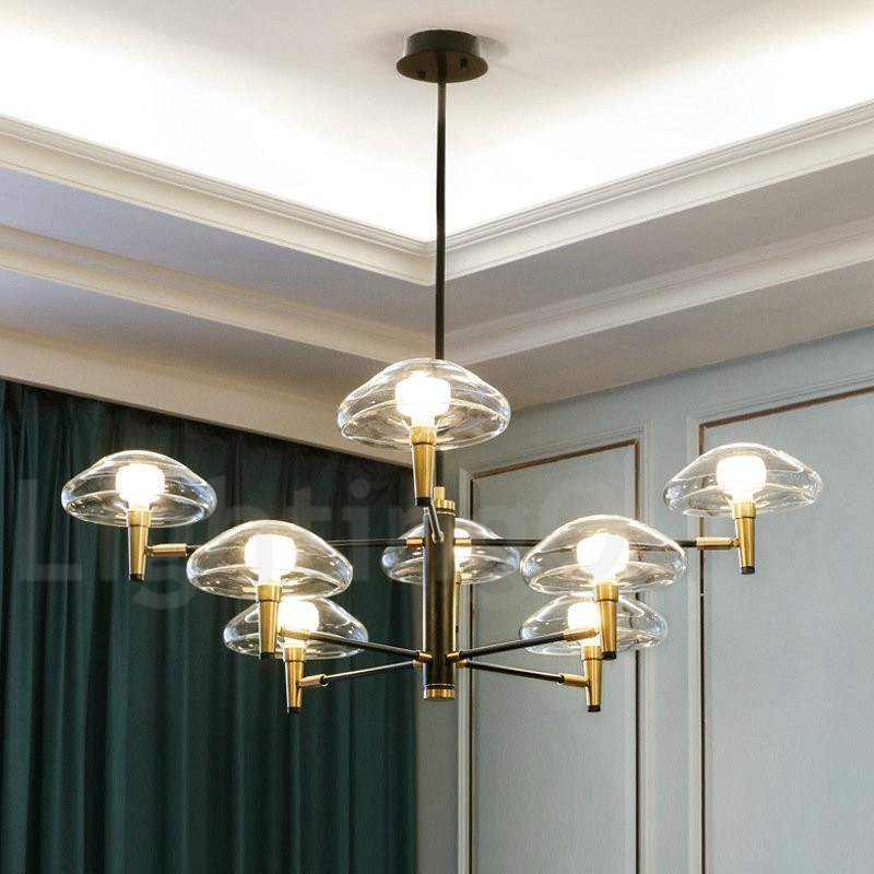 Lampadario classico a 8 luci con finitura elettrolitica e paralumi in vetro