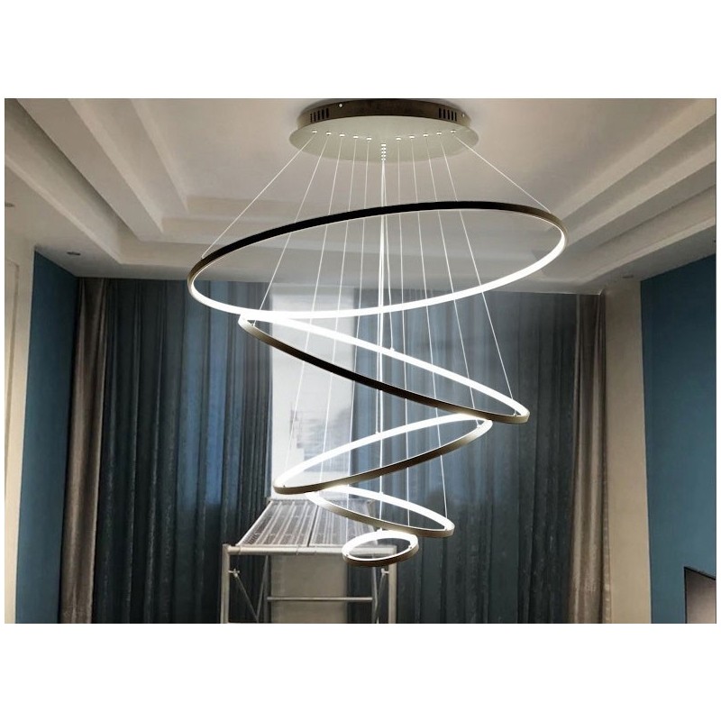 Grande lampada a sospensione moderna a 4 o 5 anelli nero, bianco e oro