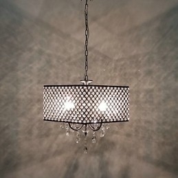 Lampadario classico tradizionale in metallo dipinto e cristallo