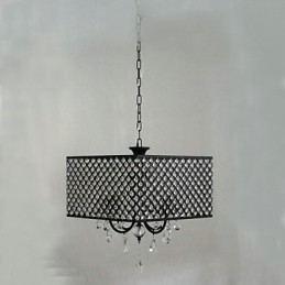 Lampadario classico tradizionale in metallo dipinto e cristallo