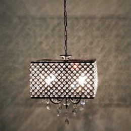 Lampadario classico tradizionale in metallo dipinto e cristallo