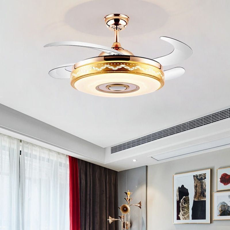 Ventilatore da soffitto moderno con luce LED e telecomando