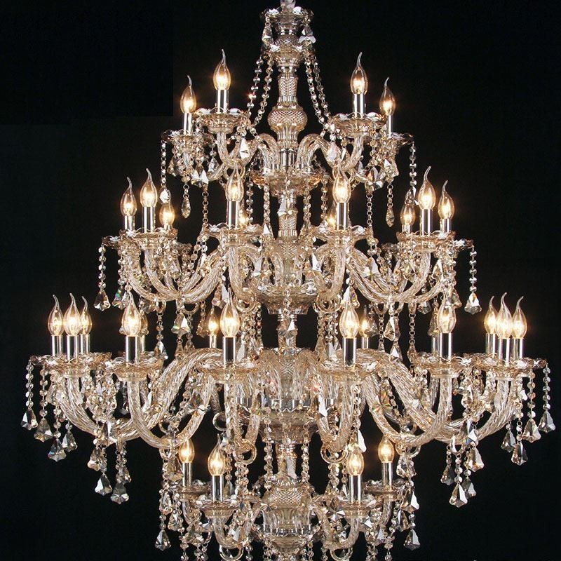 Lampadario in cristallo color cognac con 35 luci