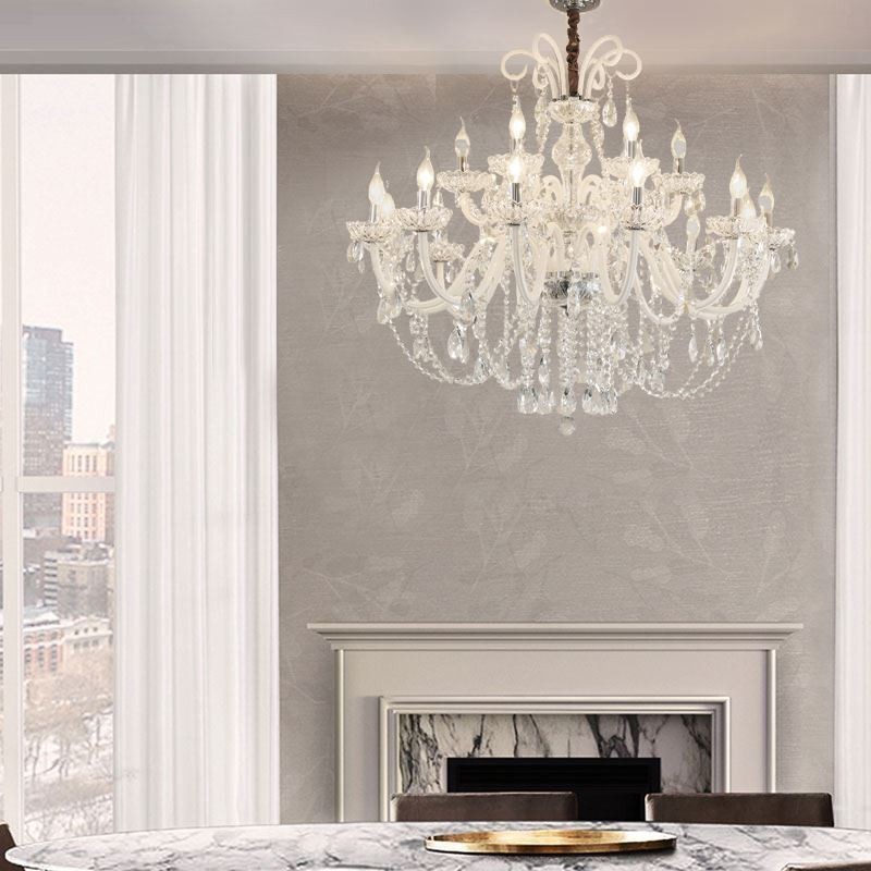 Grande lampadario europeo in cristallo bianco
