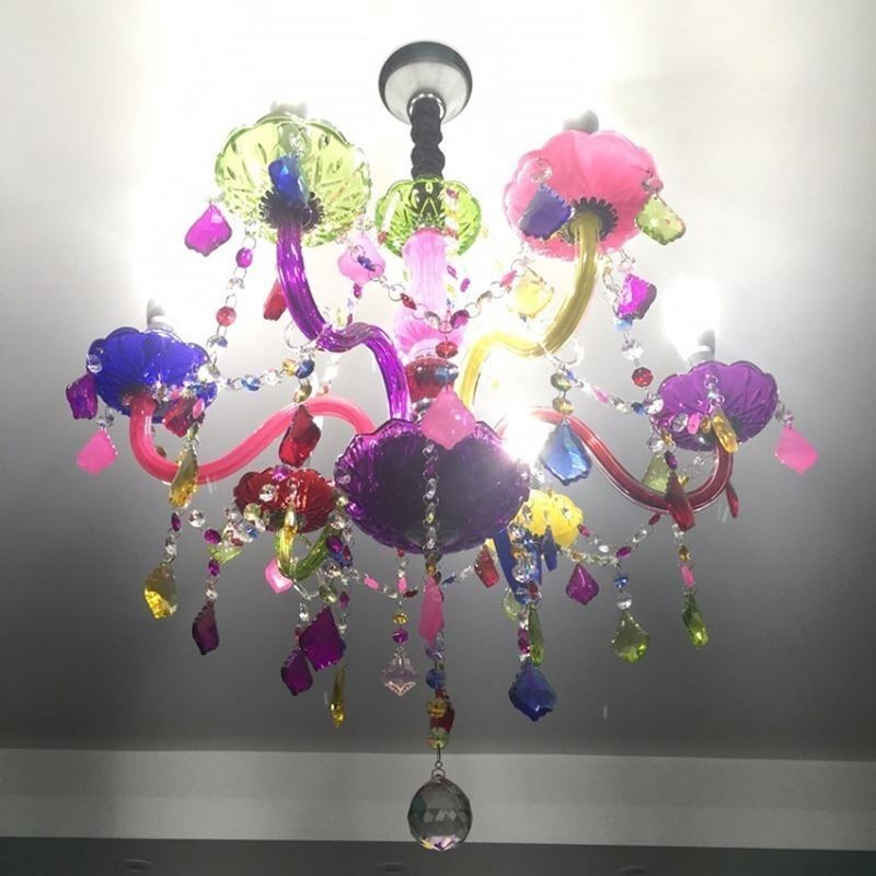 Grande lampadario in cristallo colorato stile europeo