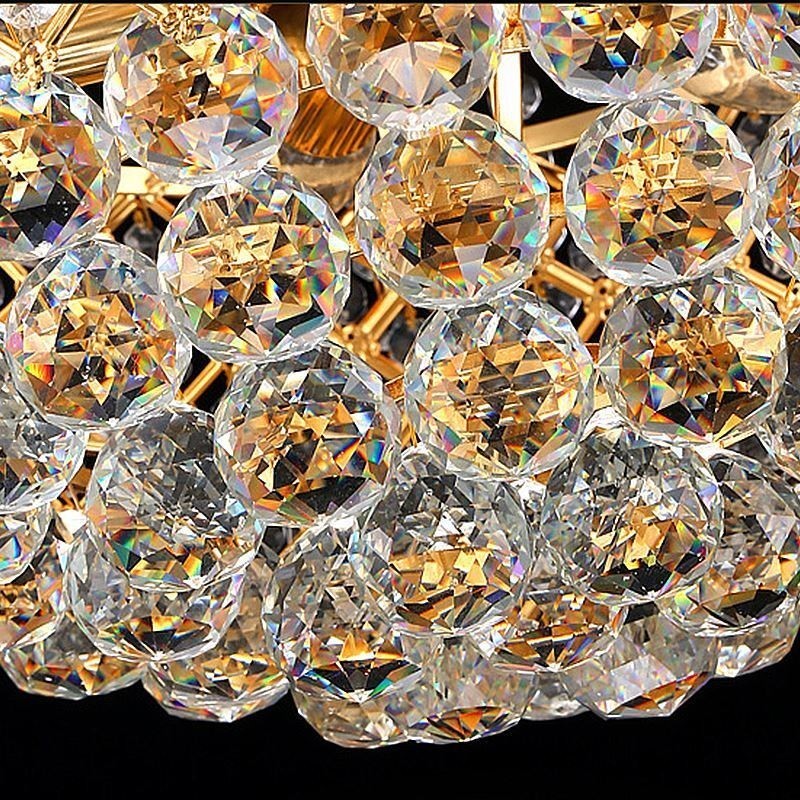 Lampadario a sospensione in cristallo moderno ed elegante