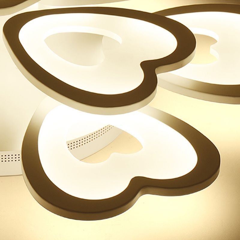 Plafoniera LED a filo a forma di petalo e cuore