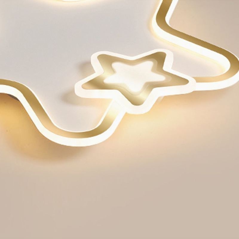Plafoniera LED a stella dorata a filo Creative Star 50×6 cm
