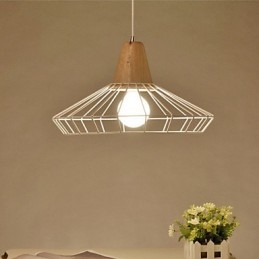 Lampadario mini in metallo bianco con decorazioni in legno o bambù