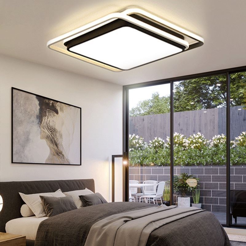 Plafoniera LED moderna a filo con cornice quadrata geometrica