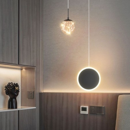 Lampada a sospensione moderna a forma di sfera con anello rotondo