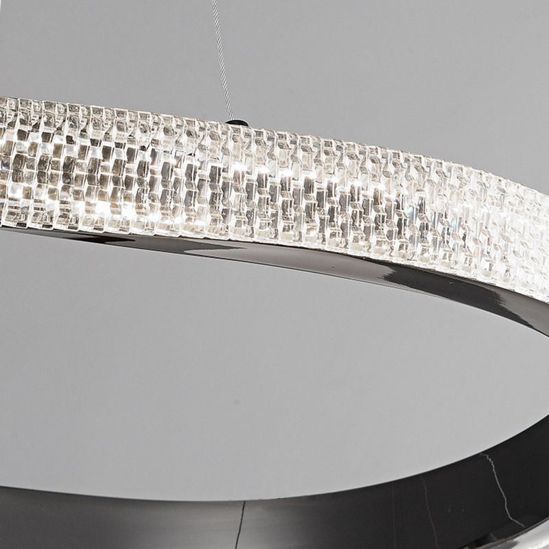 Lampada a sospensione LED doppio cerchio in ferro battuto e acrilico 80×5 cm