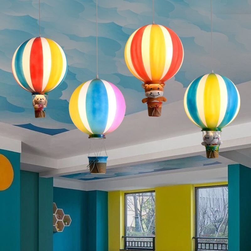 Lampada a sospensione a palloncino colorata con decorazione in acrilico