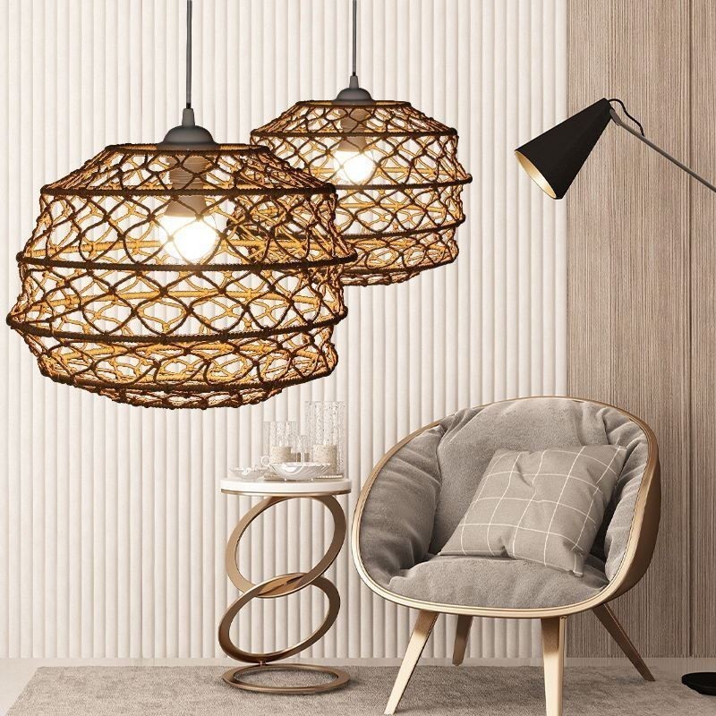 Lampada a sospensione rustica in rattan con paralume pieghevole