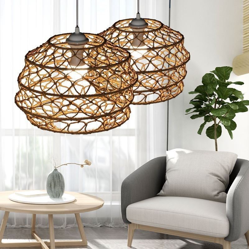 Lampada a sospensione rustica in rattan con paralume pieghevole
