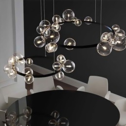 Lampadario a sospensione moderno in metallo con sfere in vetro trasparente