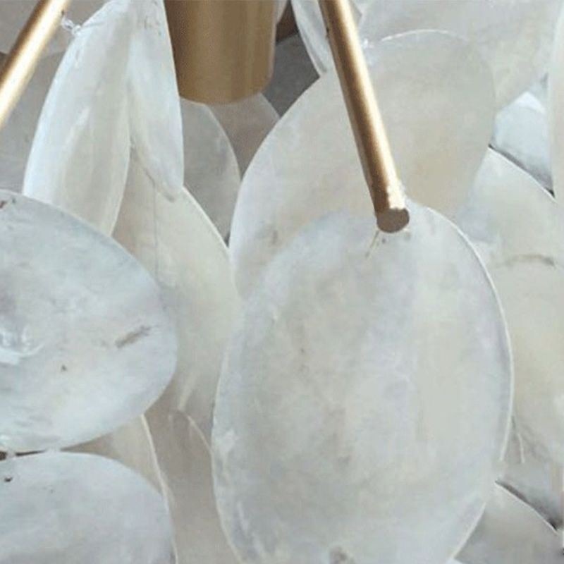 Lampadario a sospensione rotondo a strati con conchiglia naturale