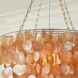 Lampadario a sospensione rotondo a strati in conchiglia naturale marrone chiaro e nero