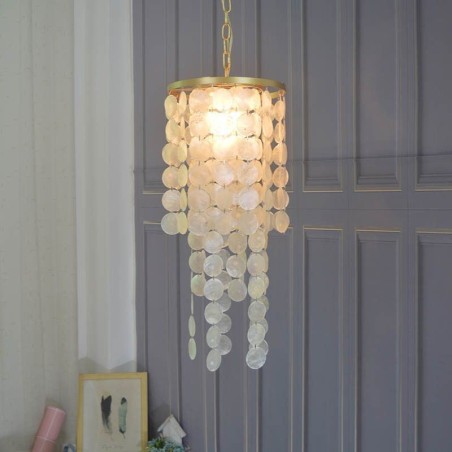 Lampada a sospensione contemporanea a conchiglia