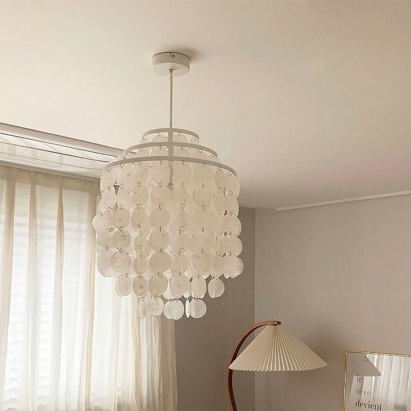 Lampada a sospensione classica moderna con paralume a conchiglia bianca