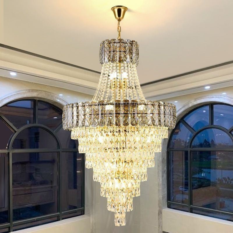 Lampada a sospensione in cristallo conica moderna ed elegante