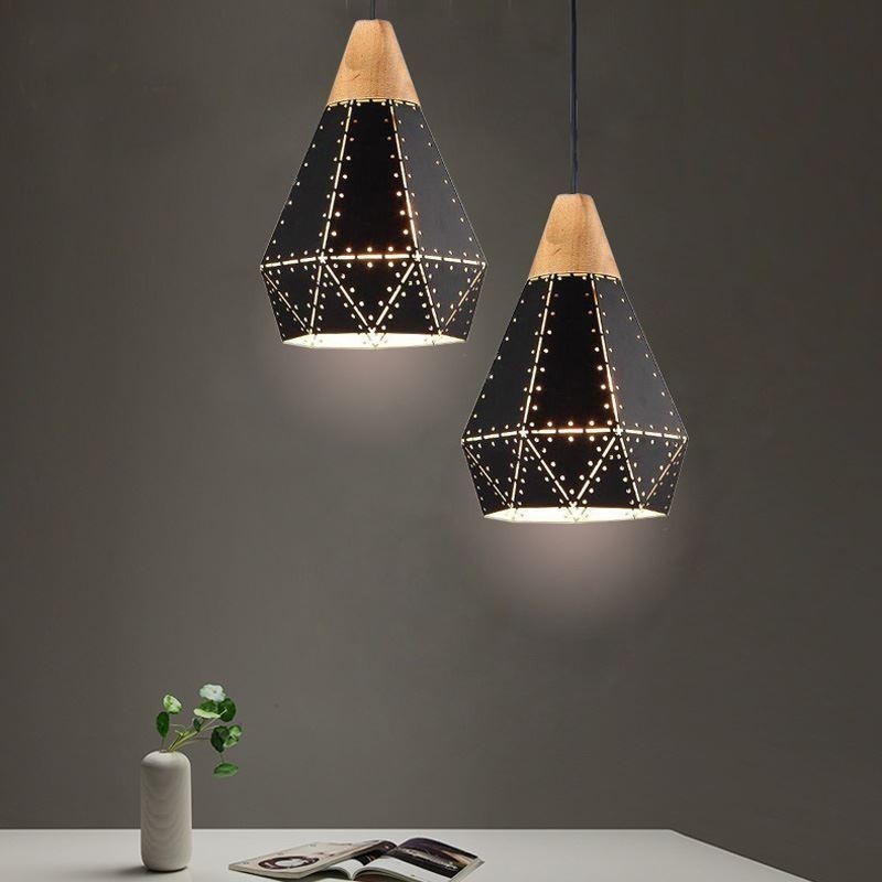 Lampada a sospensione industriale retrò in ferro con paralume cavo
