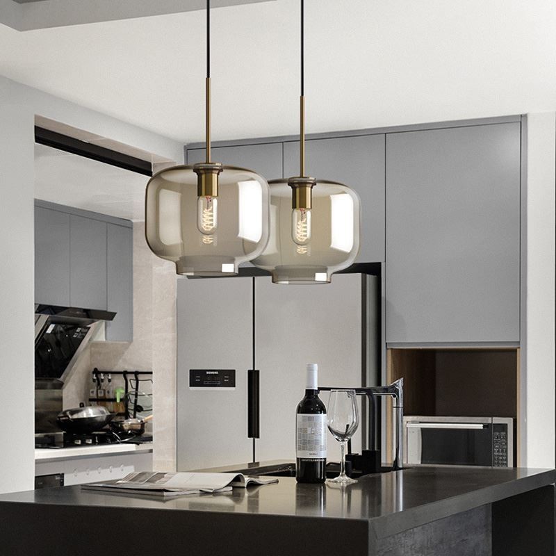 Lampada a sospensione minimalista in vetro color cognac