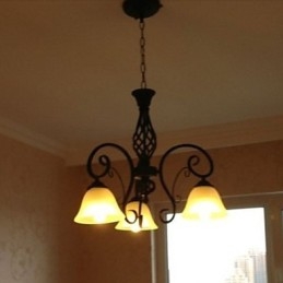 Lampadario rustico in metallo dipinto stile candle