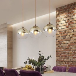 Lampada a sospensione in ferro e vetro con globo decorativo
