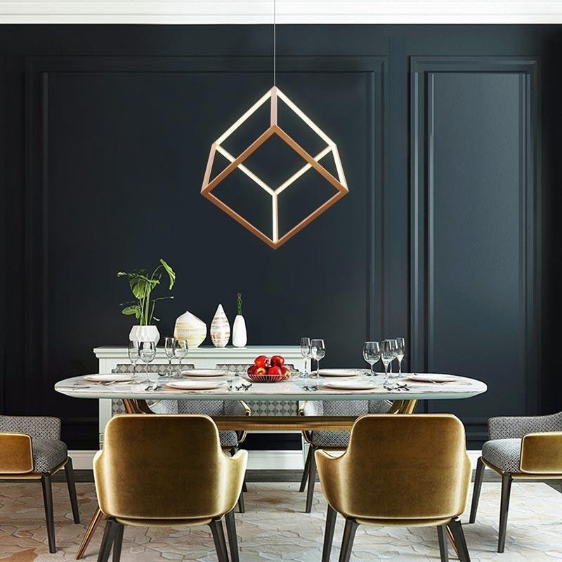 Lampada a sospensione geometrica dorata