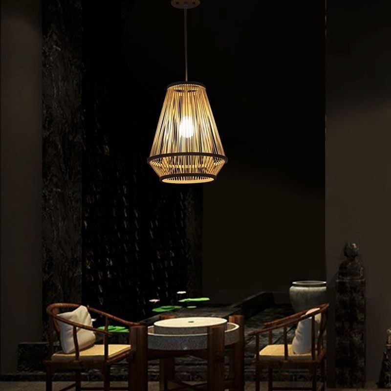 Lampada a sospensione in bambù intrecciato da comodino