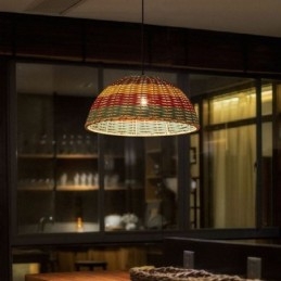 Lampada a sospensione in bambù e rattan intrecciato a mano con strisce colorate