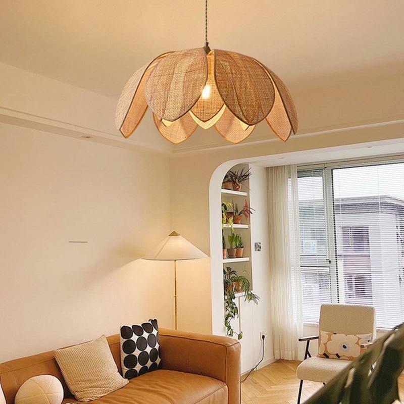 Lampada a sospensione in rattan Lotus Cafe, paralume in bambù e glicine, cavo regolabile 100 cm