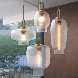 Lampada a sospensione in vetro smerigliato con struttura in ferro, moderna e minimalista