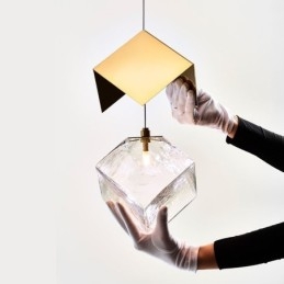 Lampada a sospensione in vetro creativa con paralume e dettagli in metallo