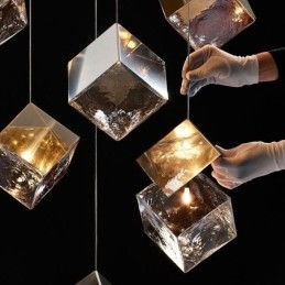 Lampada a sospensione in vetro creativa con paralume e dettagli in metallo