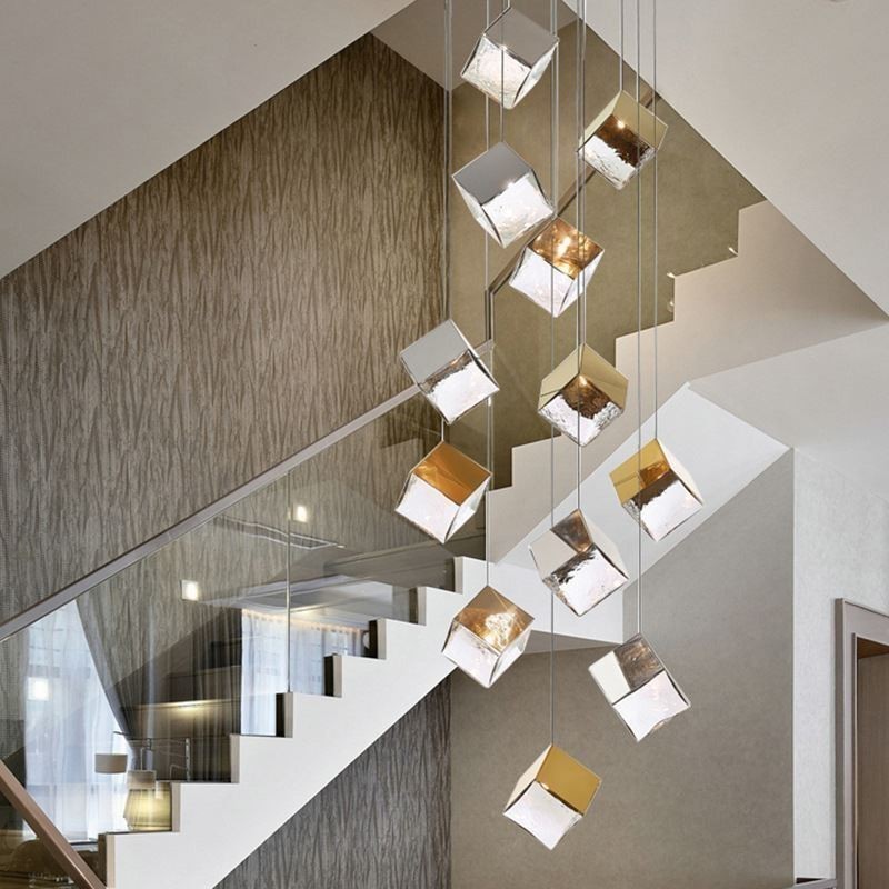 Lampada a sospensione in vetro creativa con paralume e dettagli in metallo