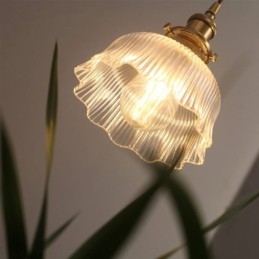 Lampada a sospensione grande a cupola in vetro trasparente rigato con supporto in ottone e interruttore a torsione