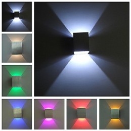Applique da parete moderna galvanosteggiata, colori assortiti, LED integrato