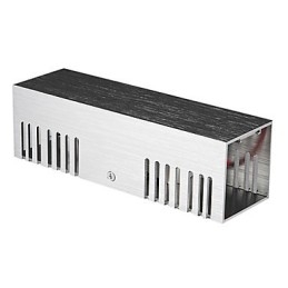 Applique da parete moderna a luce diffusa con 2 paralumi cubici