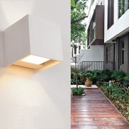 Applique da parete LED integrato 6W moderna in metallo