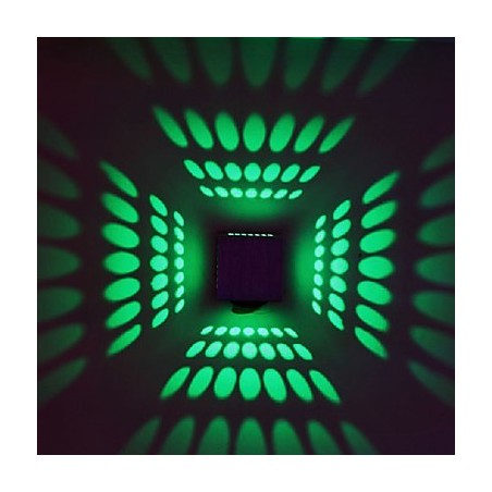 Applique da parete a filo moderna in metallo bianco con LED integrato