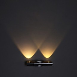 Applique da parete LED moderna con luce diffusa, finitura spazzolata argento