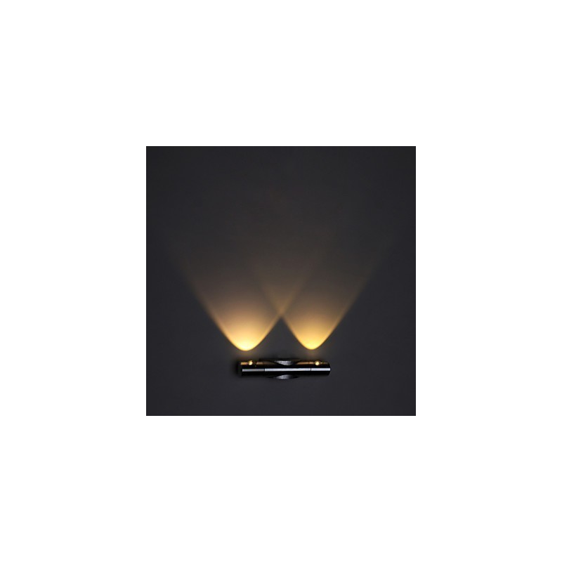 Applique da parete LED moderna con luce diffusa, finitura spazzolata argento