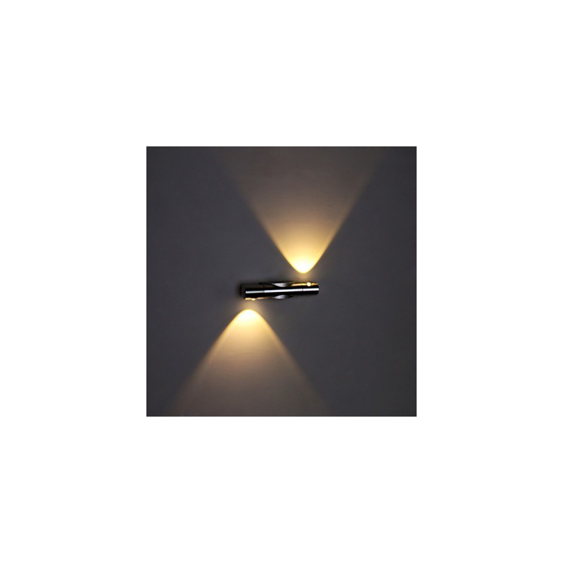 Applique da parete LED moderna con luce diffusa, finitura spazzolata argento