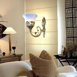 Applique da parete classica in bronzo con paralume in vetro moiré bianco 220V