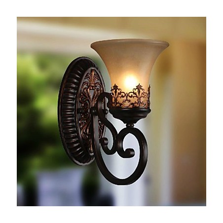 Applique da parete vintage 1 luce in resina con paralume in vetro beige