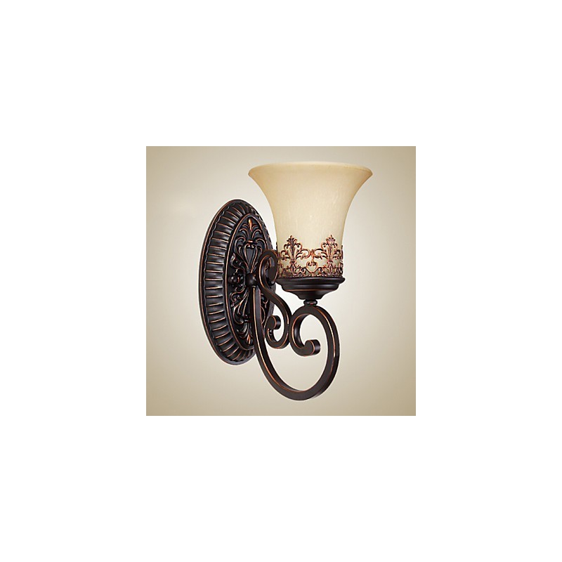 Applique da parete vintage 1 luce in resina con paralume in vetro beige